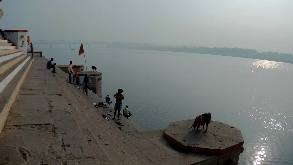 The sacred riverfront of the Trilochan Ghat 