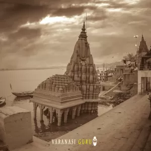 Ratneshwar Mahadev, leaning temple of Varanasi