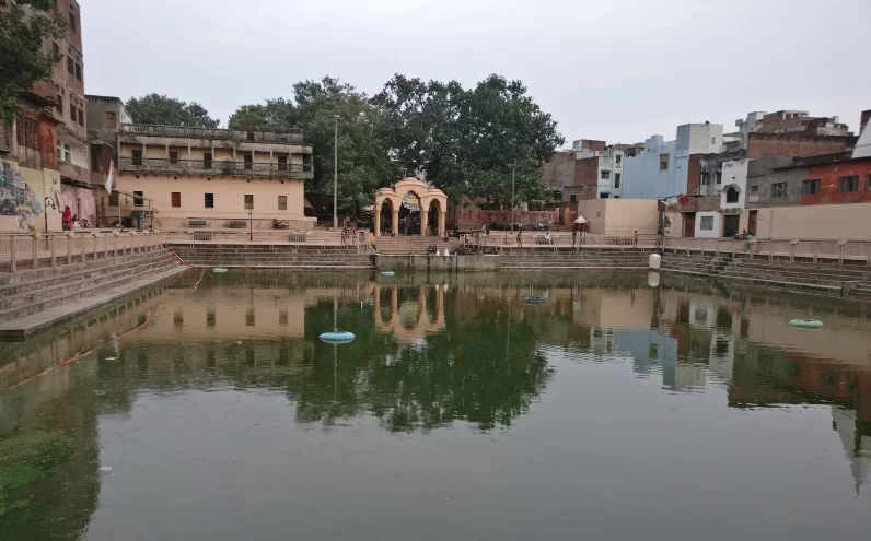 lakshmi kundi varanasi