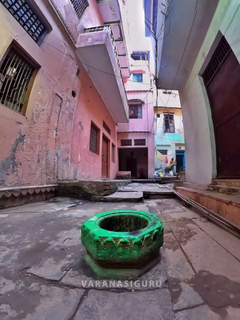 underground shivling in varanasi