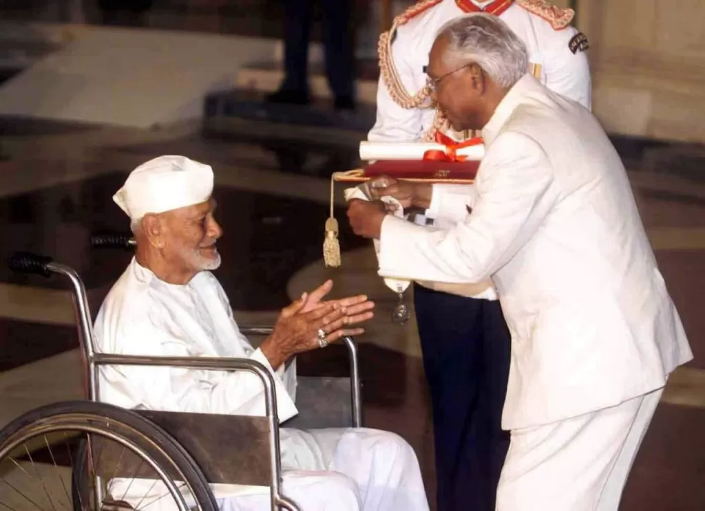 Bismillah Khan Recieving Bharat Ratan