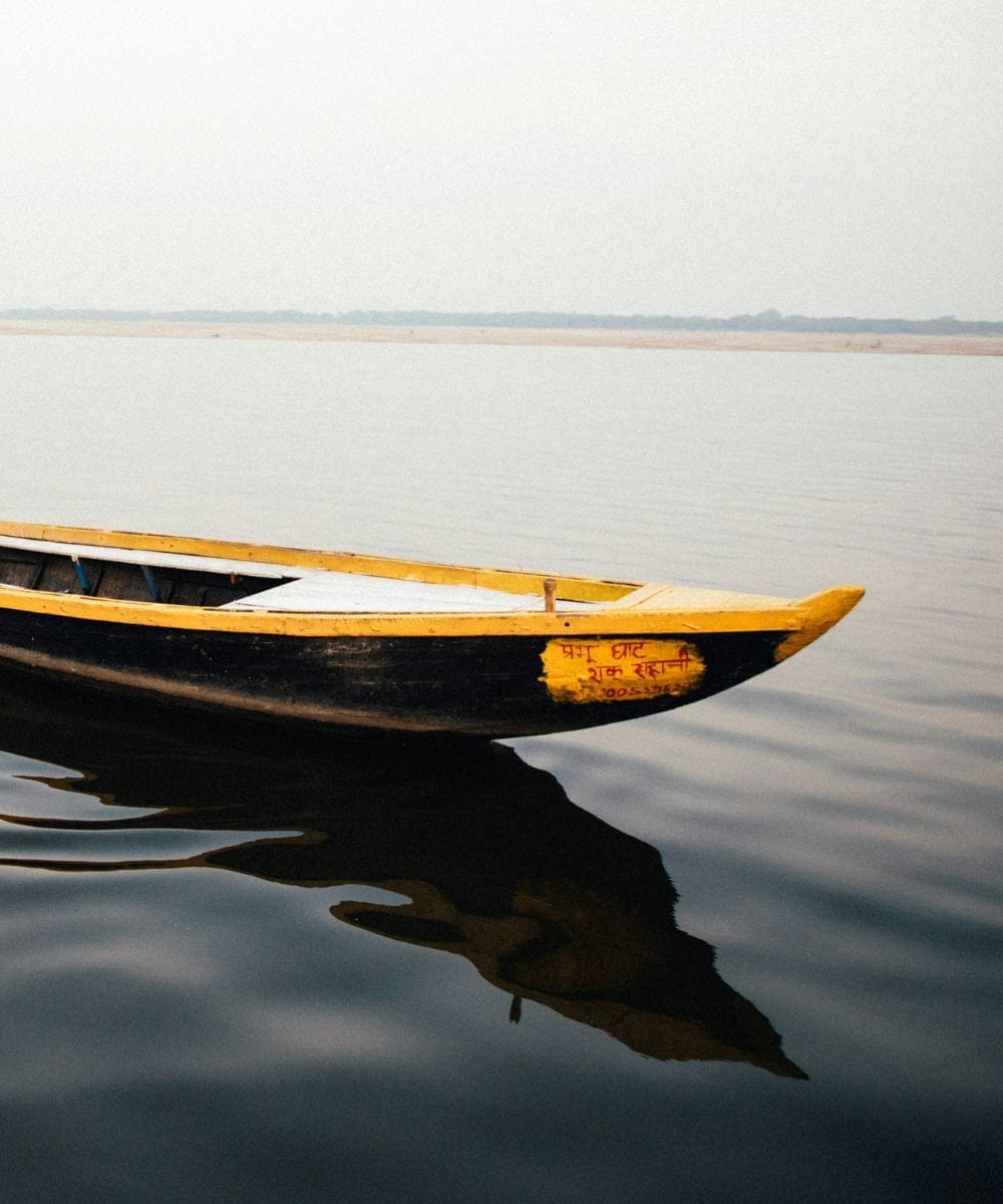 Private hand boat ride Varanasi ghats
