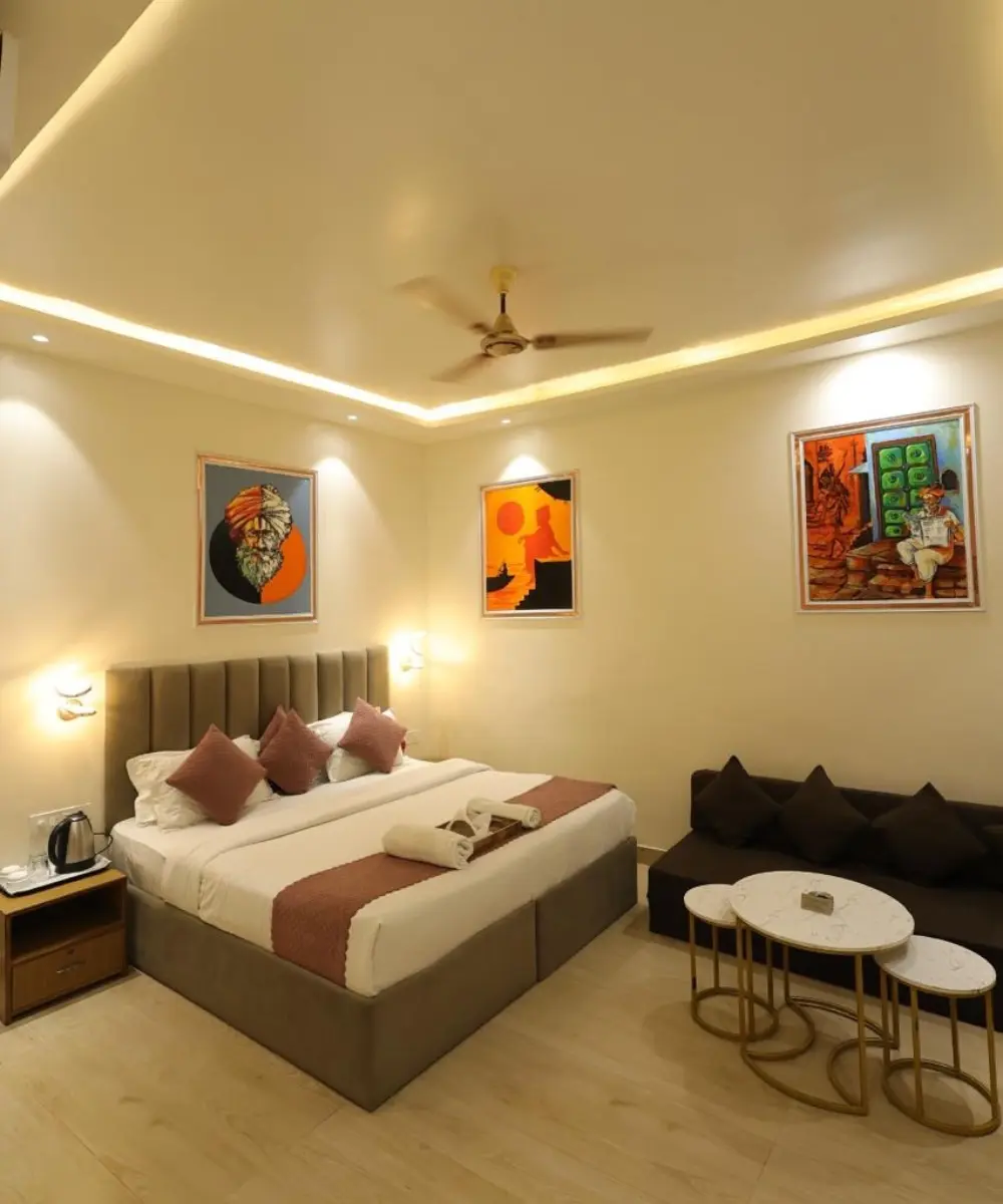 Budget clean hotel in varanasi for family