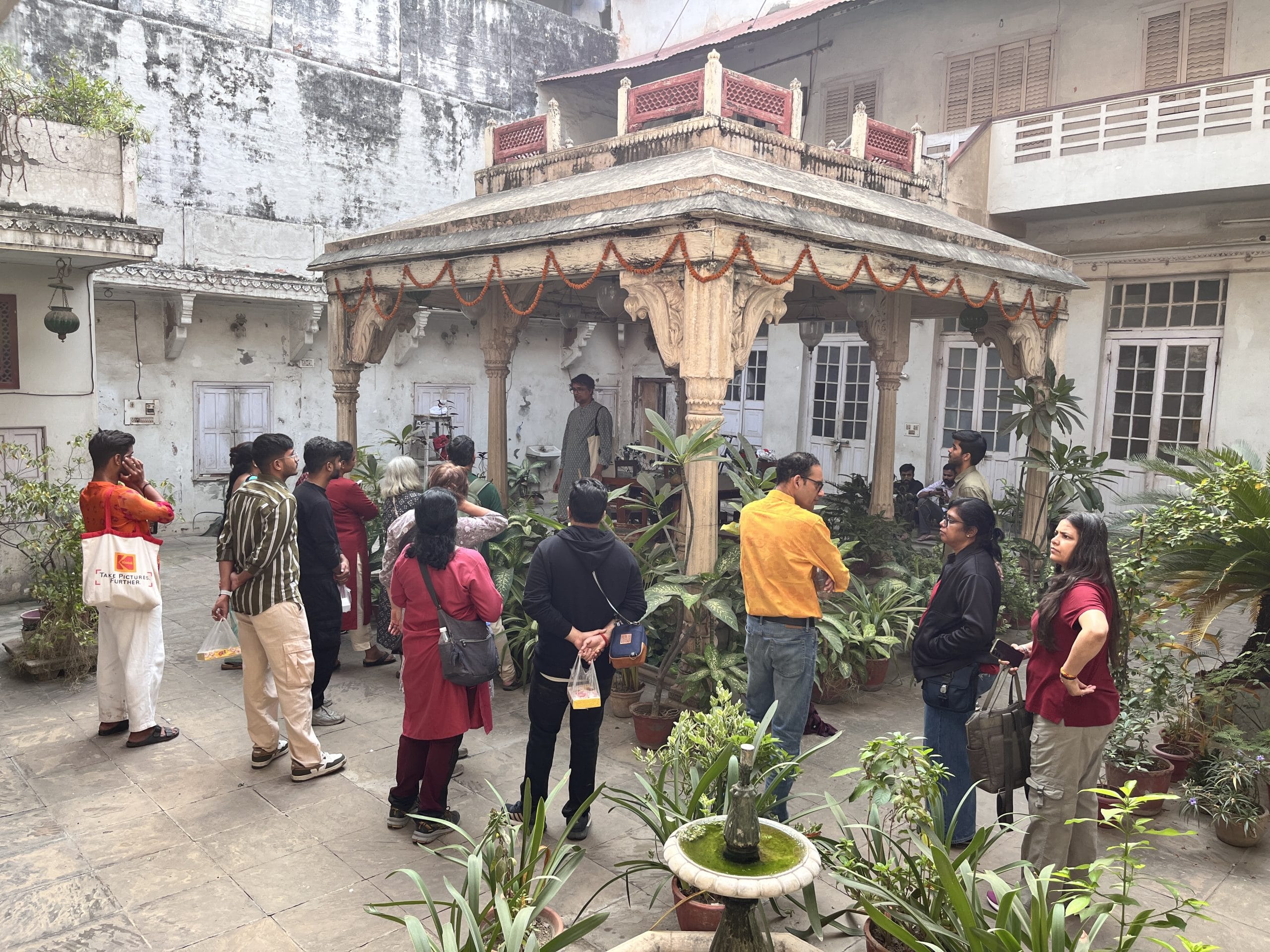 Varanasi street walk - hidden temples and ancient lanes
