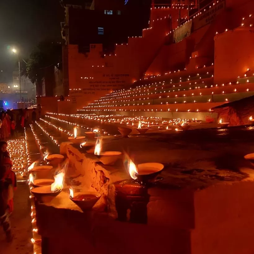 Dev Deepawali Varanasi - diyas on the ghats