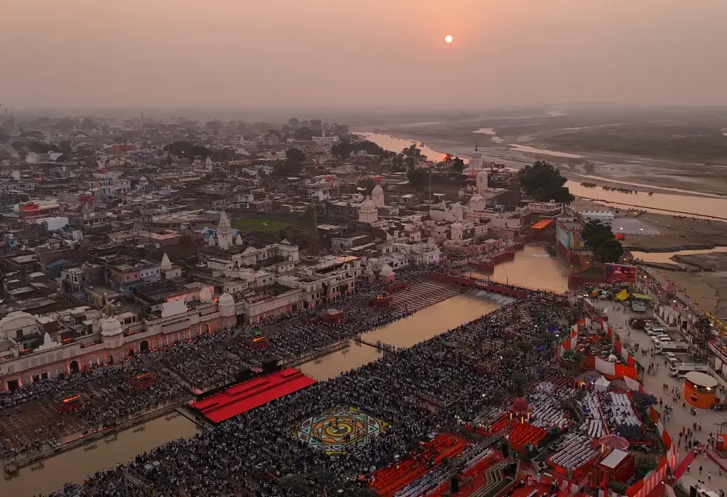 Varanasi to Ayodhya one day tour | Cab Varanasi to Ayodhya one day tour | Cab